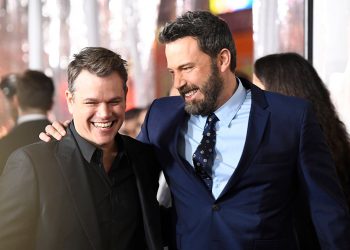 HOLLYWOOD, CA - JANUARY 09:  Actors Matt Damon and Ben Affleck attend the premiere of Warner Bros. Pictures' "Live By Night" at TCL Chinese Theatre on January 9, 2017 in Hollywood, California.  (Photo by Frazer Harrison/Getty Images)