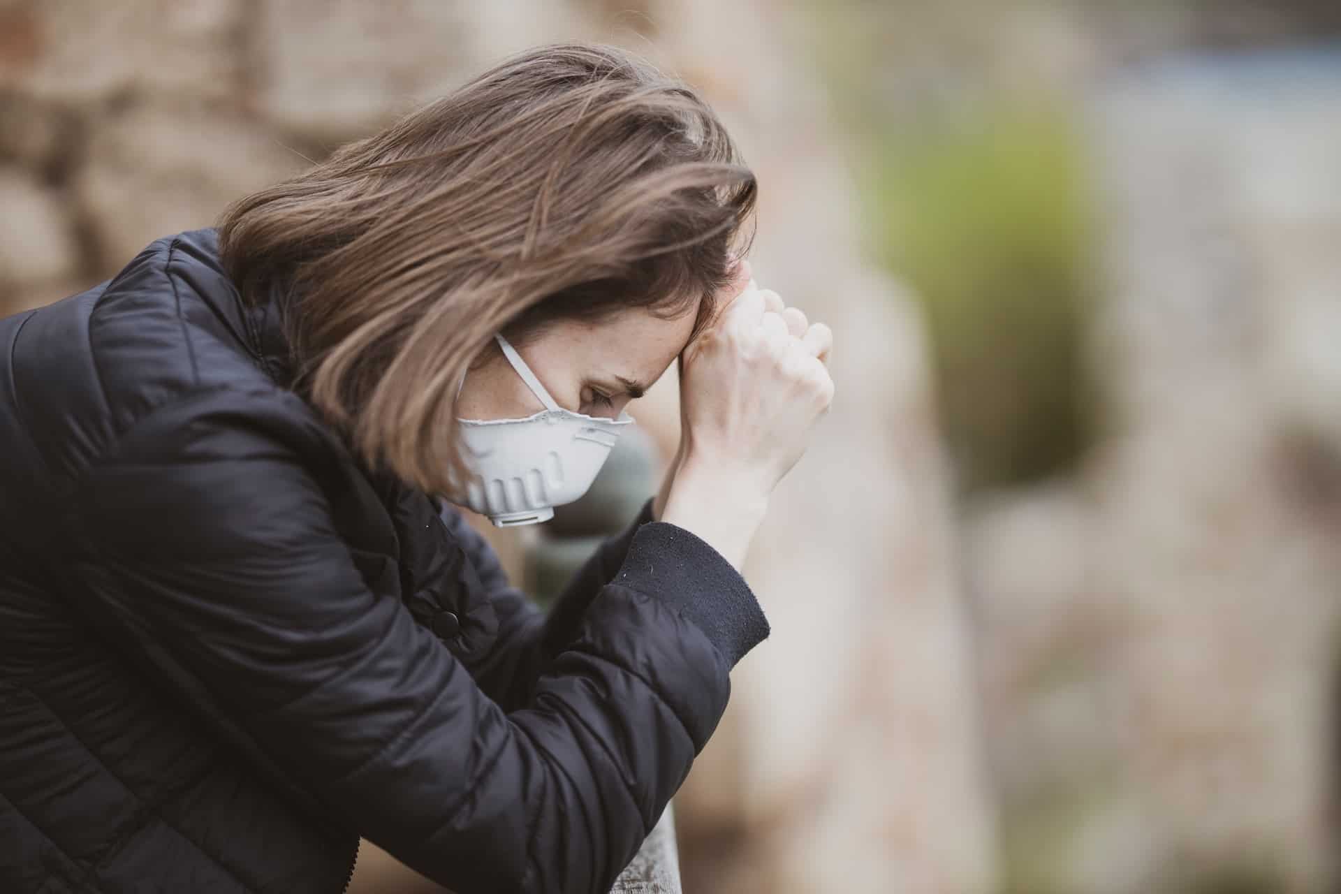 Jak poradzić sobie z astmą jesienią i zimą?
