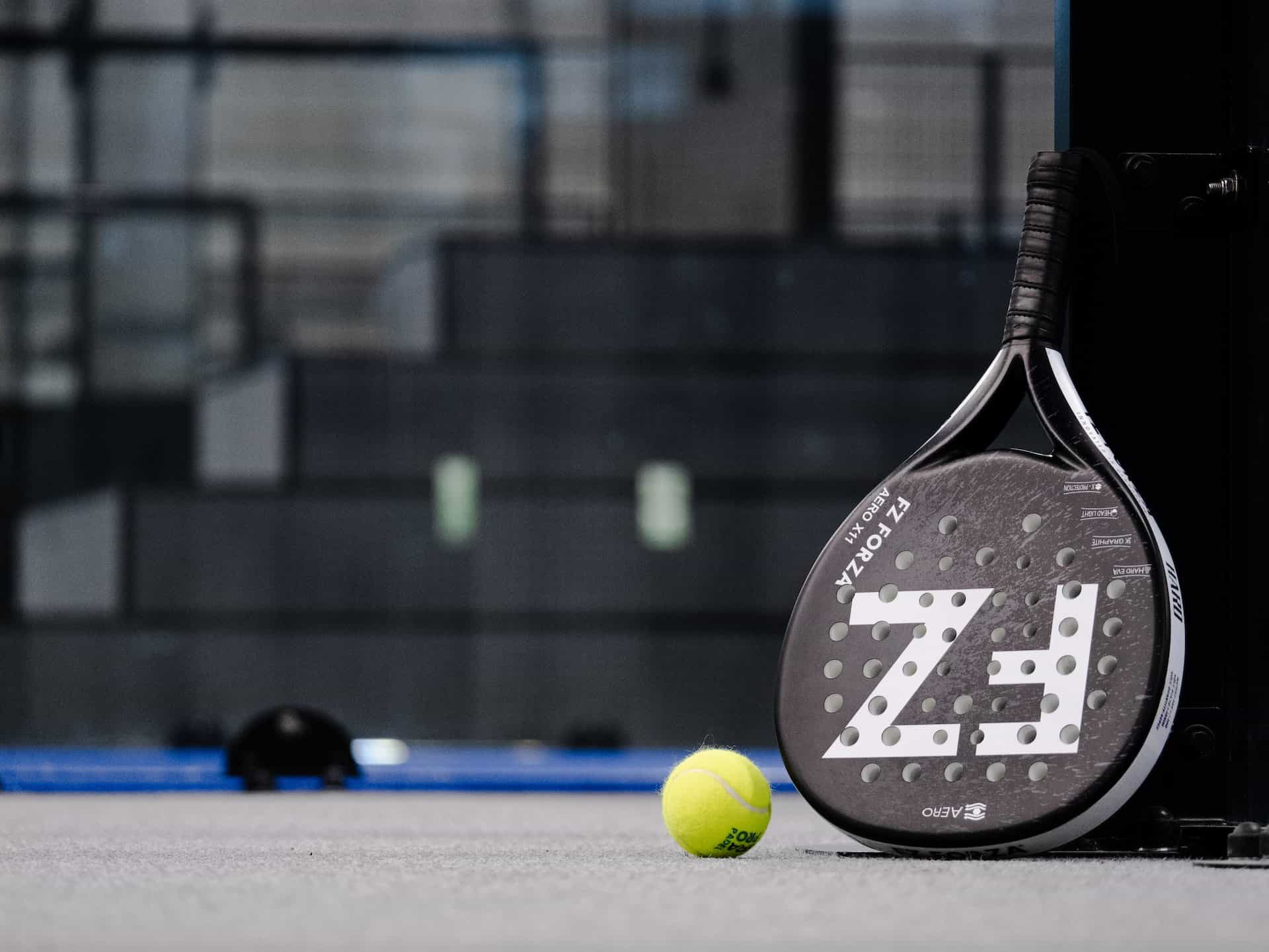 Najważniejsze informacje o grze w squasha