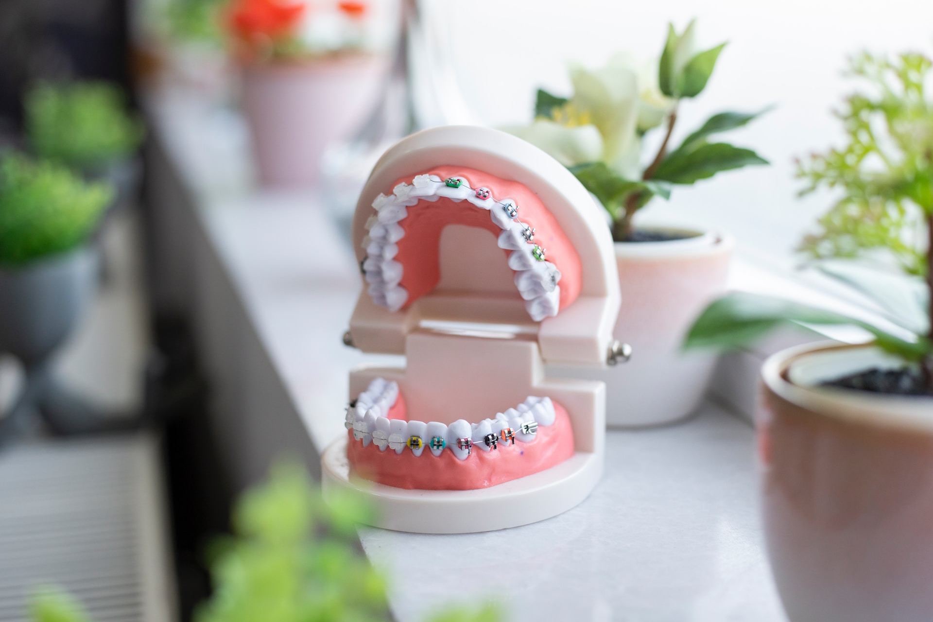 Nowoczesna ortodoncja coraz skuteczniejsza w leczeniu zębów